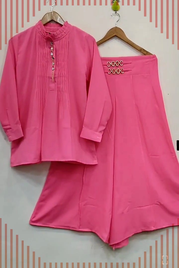 Georgette 2Pc Suit
Beautiful Platting Work Short Top With Stylish Ghararra Style Flapper