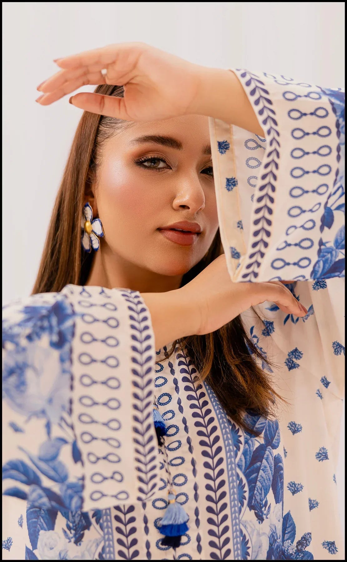 Royal Blue Bloom: Elegantly Embroidered Lawn Suit with Floral Detailing